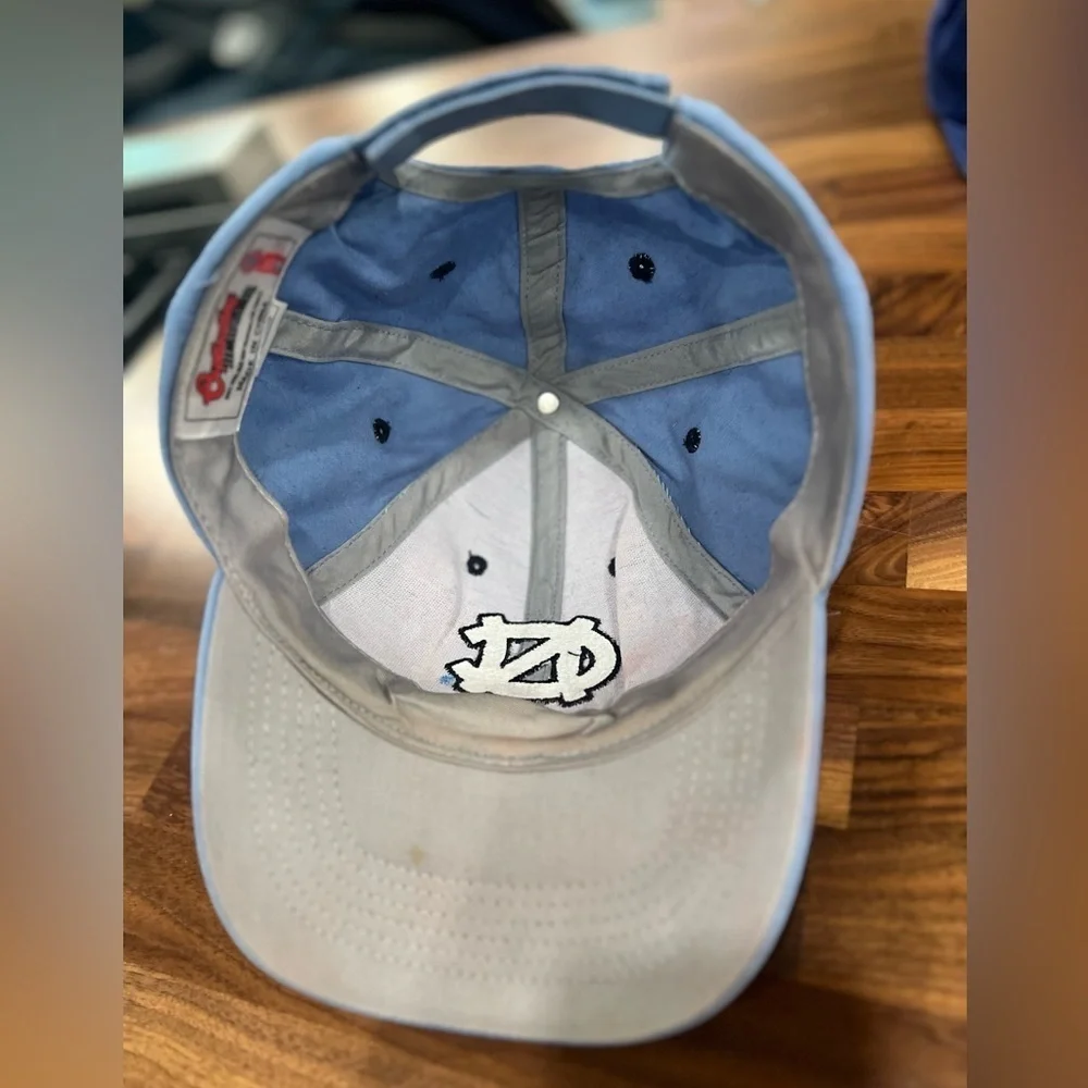 North Carolina Tarheels ball cap